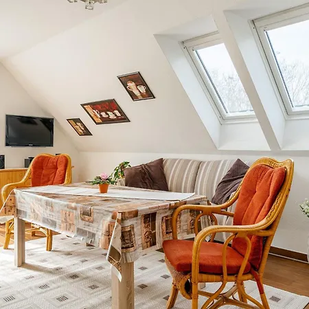 Christine, Obergeschoss Mit Balkon Und Weitsicht * غريتسيل